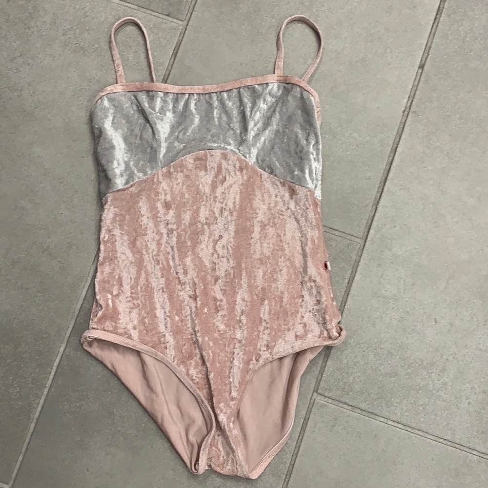 Yumiko velvet leotard